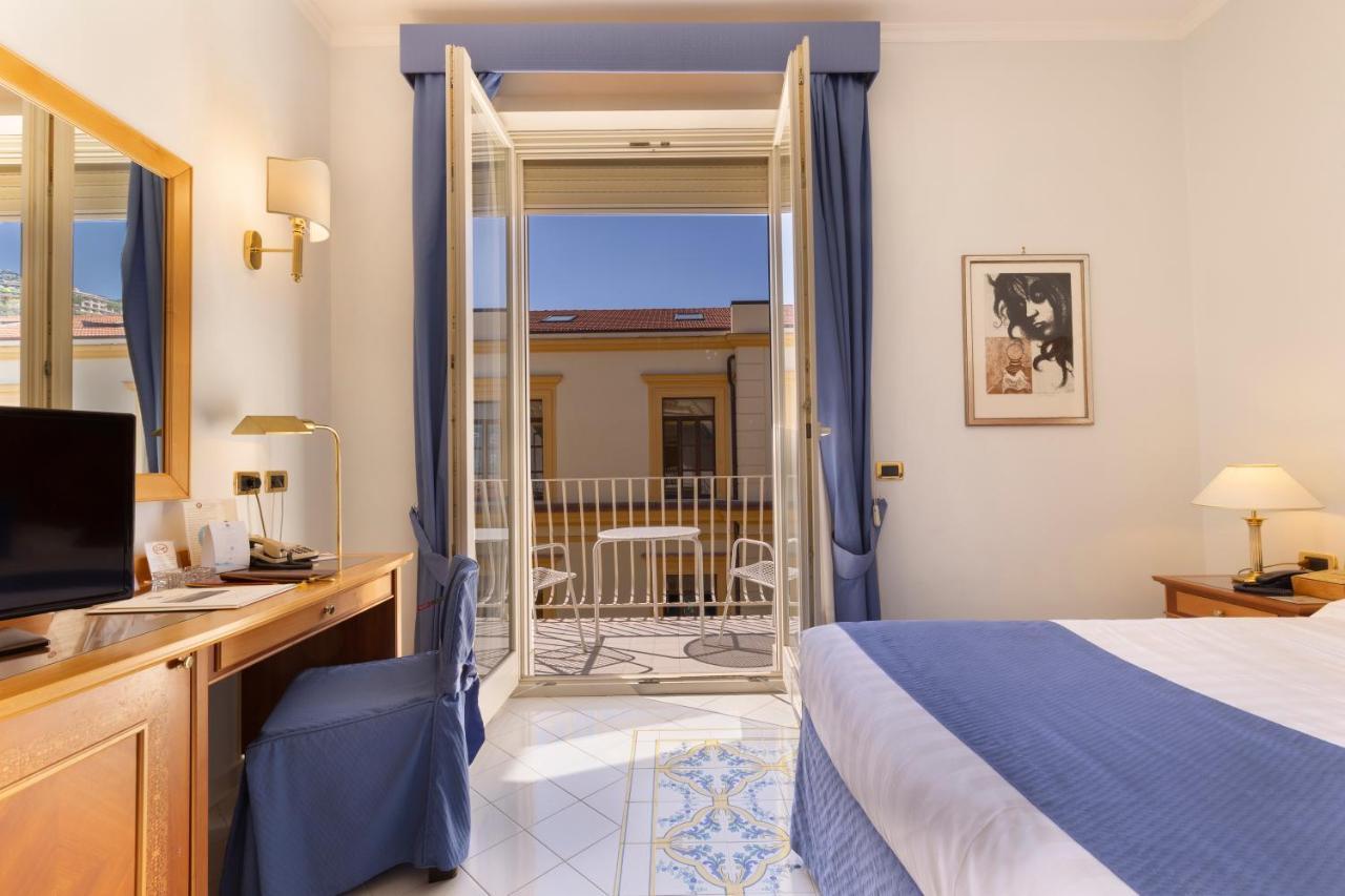 Hotel Continental Sorrento Esterno foto