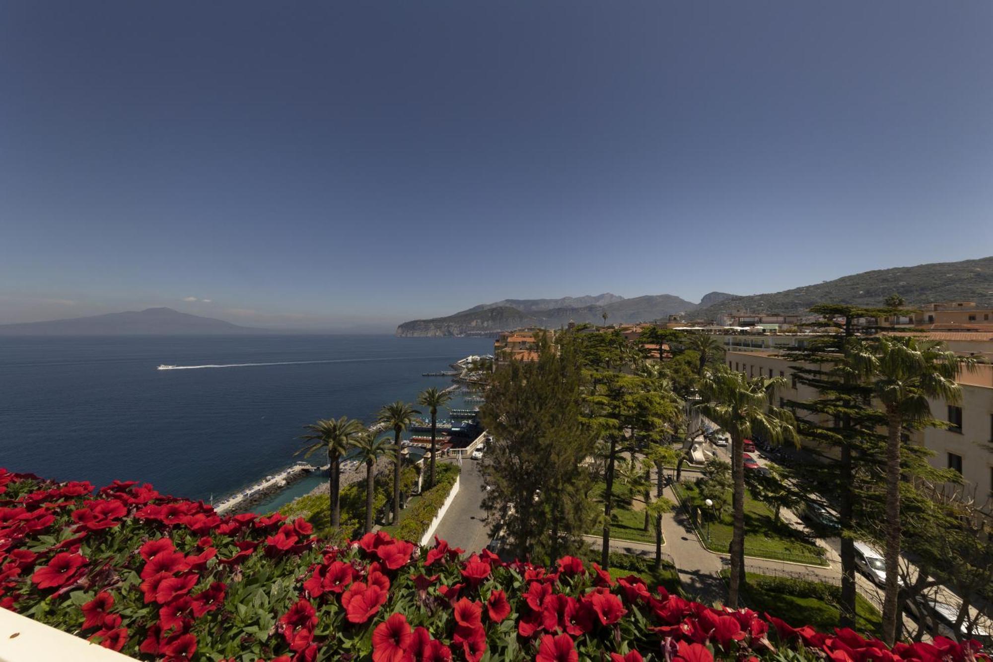 Hotel Continental Sorrento Esterno foto