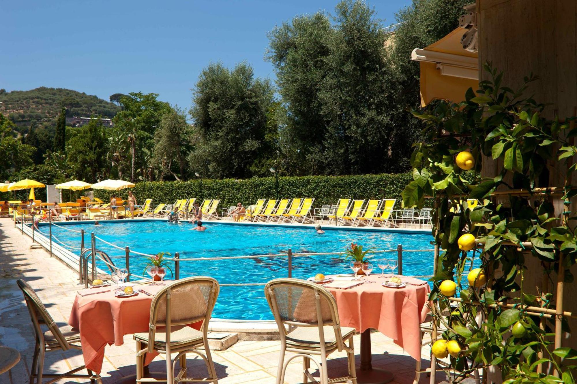 Hotel Continental Sorrento Esterno foto