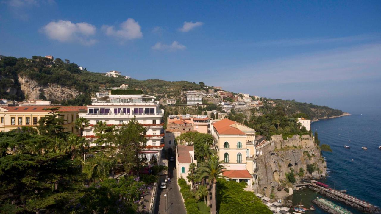 Hotel Continental Sorrento Esterno foto